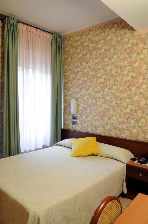 Hotel Button Parma Exteriér fotografie